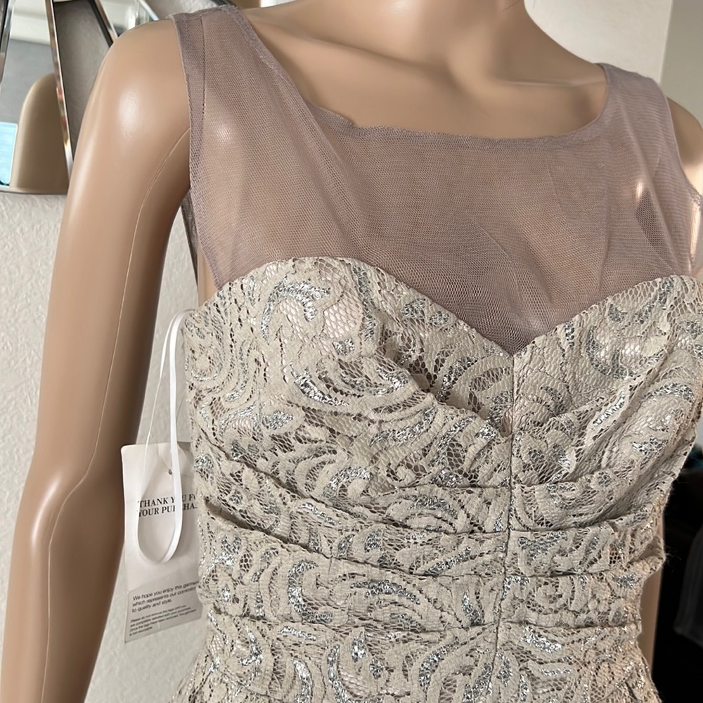 (NWT)(DecoDe-1.8) Ladies fashion Shiny silver lace dress size 8 - Picture 3 of 17